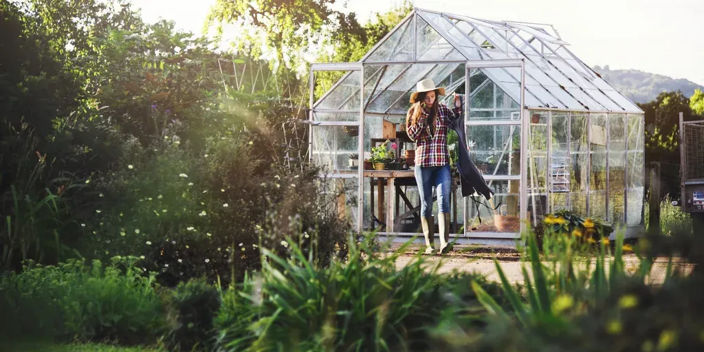 Serre jardin printemps — illustration de l'article « En mars: que faire dans son jardin ? »