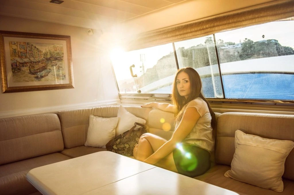 Nadia Boussetta- La Sultane Magazine- shooting Sidi Bou Said