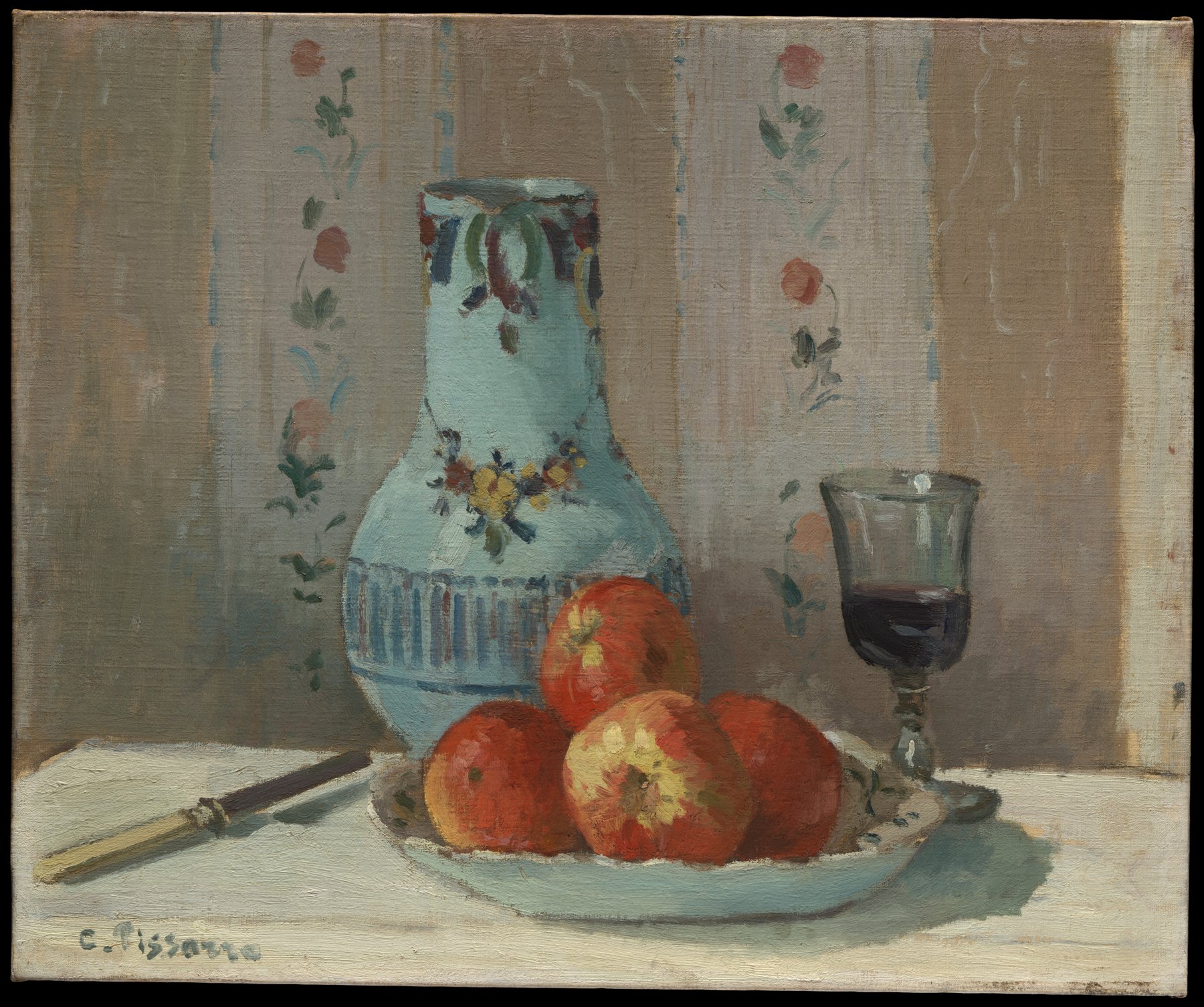 Nature morte : pommes dans une assiette, verre de vin et couteau