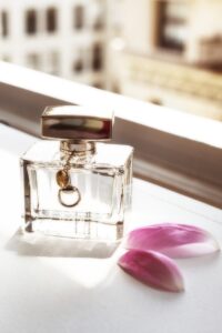 Parfum petales tulipe — illustration de l'article « Comment séduire un homme et être irrésistible? Ce que personne n'a osé vous dire »